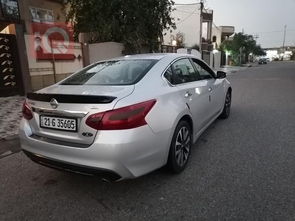 نيسان ألتيما